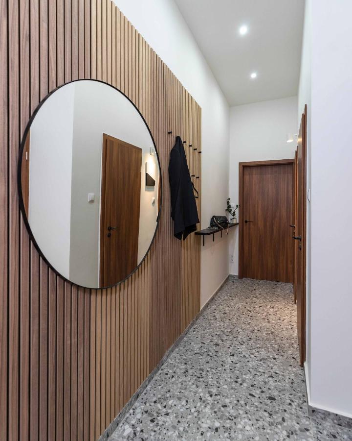 Modern Apartment French Balkony Budapeste Exterior foto