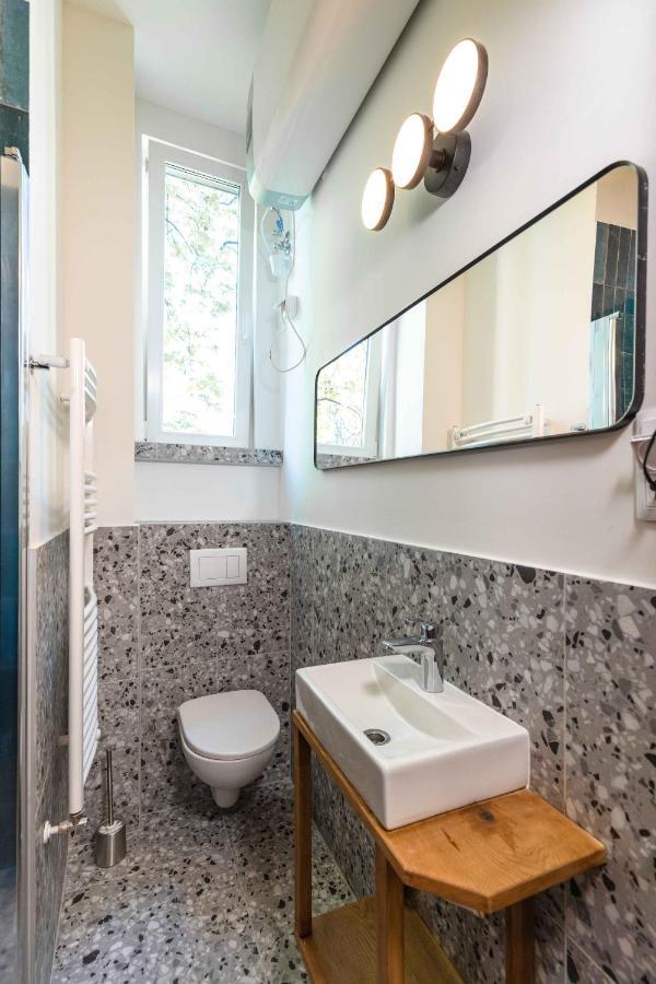 Modern Apartment French Balkony Budapeste Exterior foto