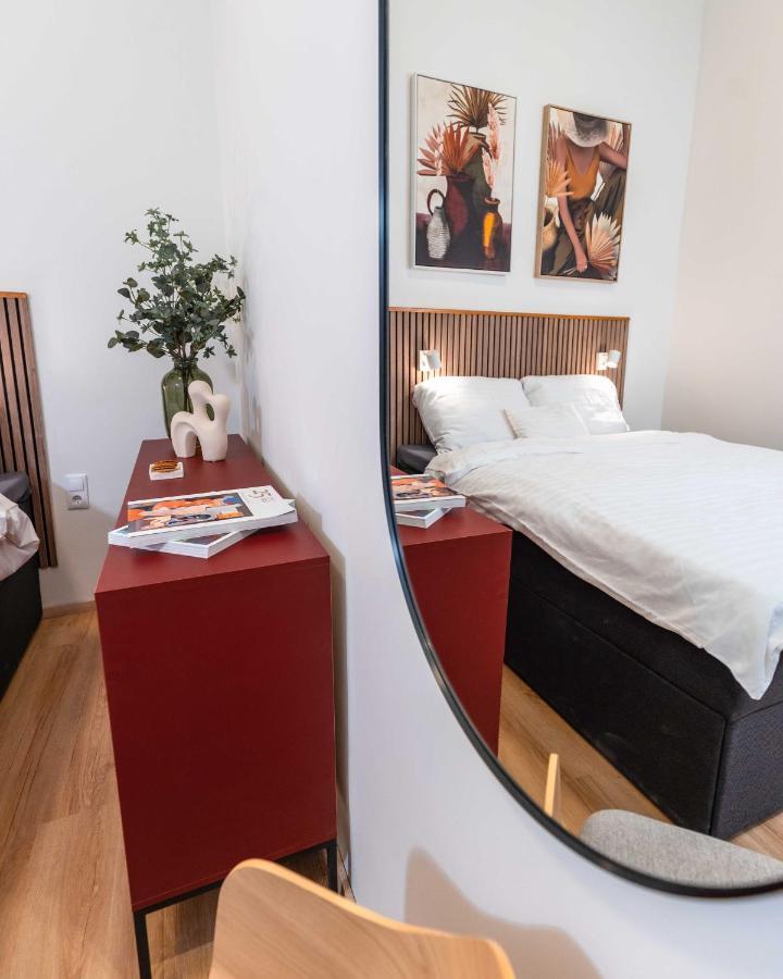 Modern Apartment French Balkony Budapeste Exterior foto